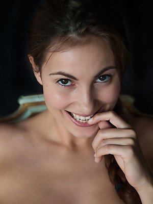 Captivating Connie Carter shows off her dazzling smile and gorgeous svelte body.  Wearing black and tan matching bra and panties, she poses playfully  pics ~ hot-pussy.cc