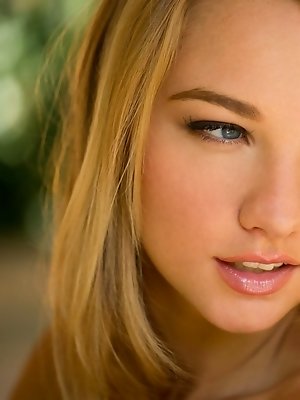 Lily Ivy reveals her famous bush pics ~ hot-pussy.cc